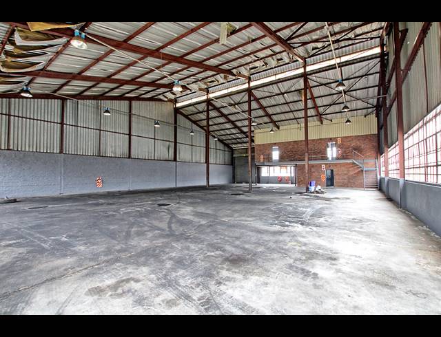 710.50M² WAREHOUSE TO LET IN ROBERTVILLE